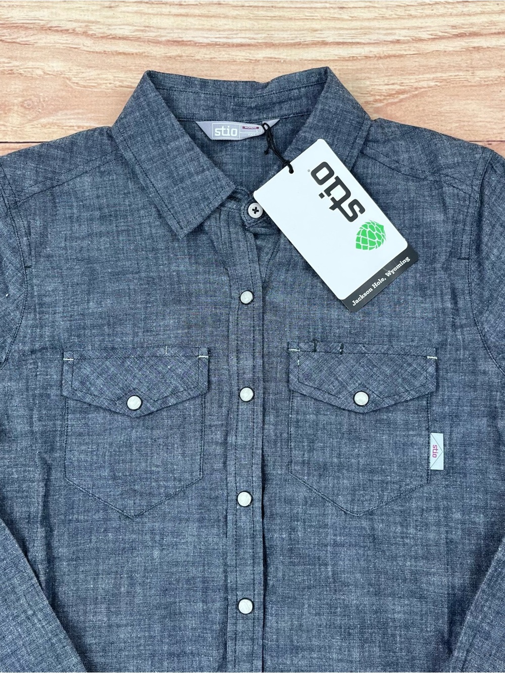 NWT Stio Shirt Womens Sm Blue Ashton Chambray Organic Cotton Snap Front Outdoor - Picture 4 of 12